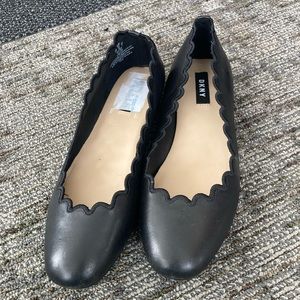 DKNY black scalloped flats size 7.5